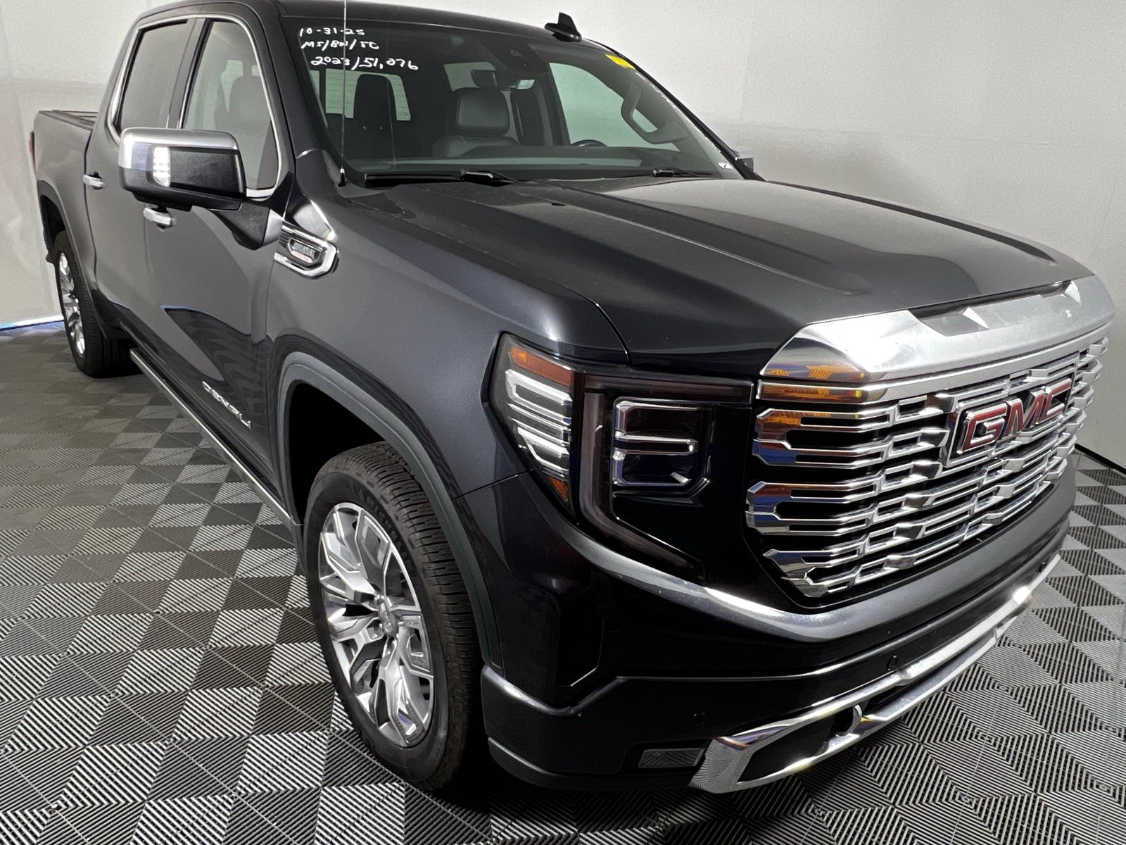 Thumbnail: 2023 GMC Sierra 1500 - 3