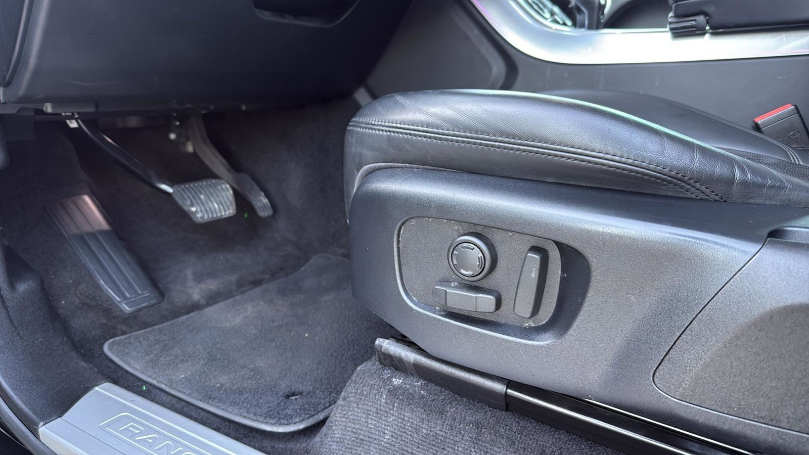 Used Car 2020 Land Rover Range Rover Sport  Hse For Sale Under $30,000 In Austin, Texas