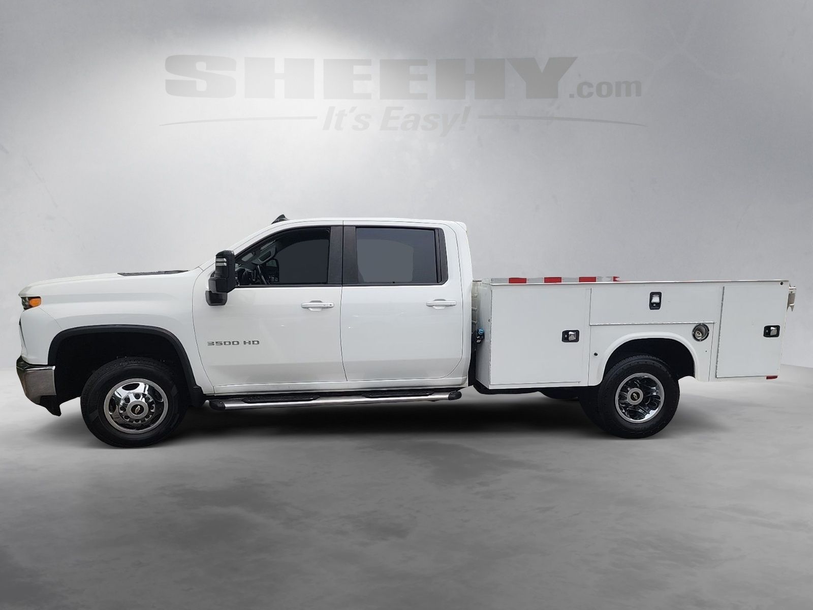 Used 2023 Summit White Chevrolet LT image 13