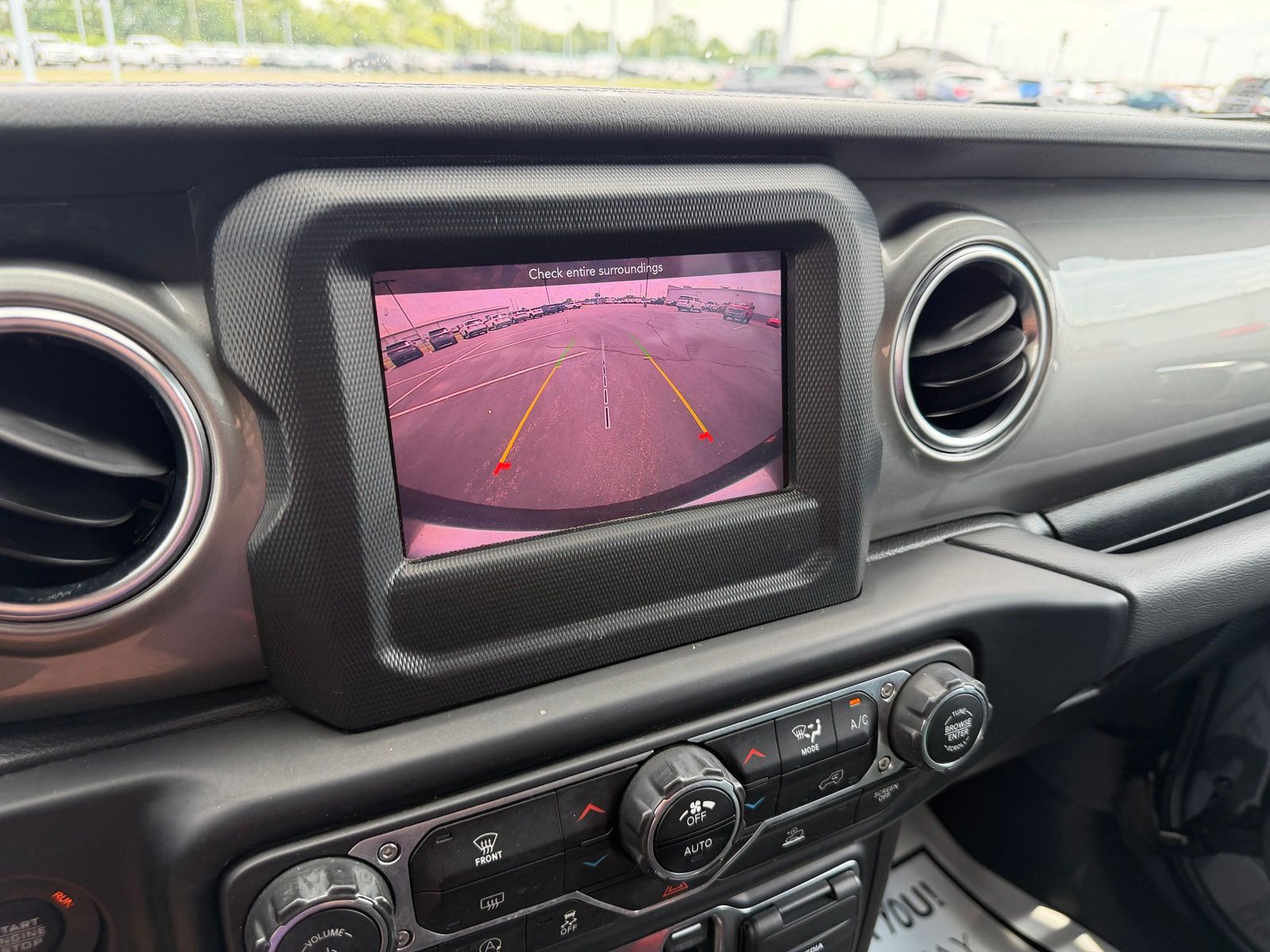2021 Jeep Wrangler image 19
