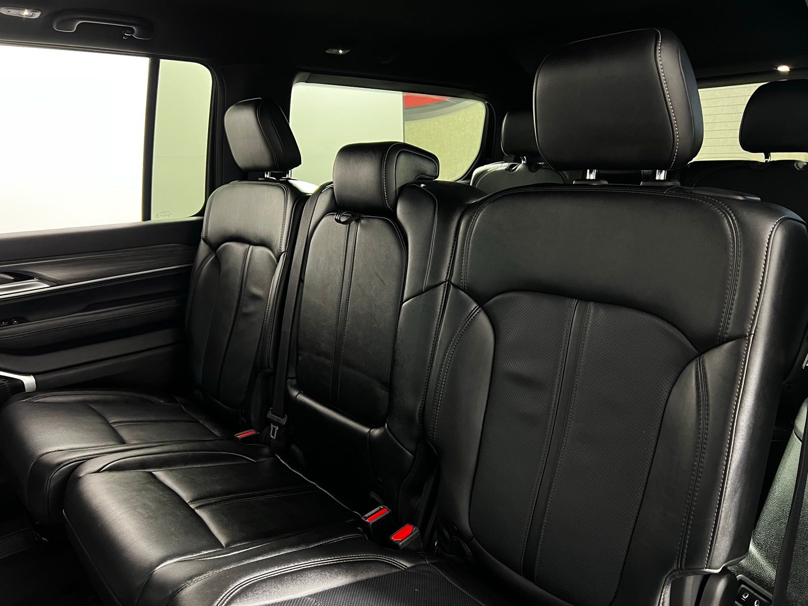 Thumbnail: 2024 Jeep Wagoneer - 26