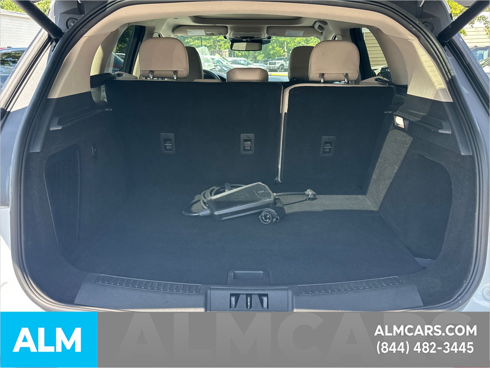 Used 2025 White Lincoln Grand Touring image 21