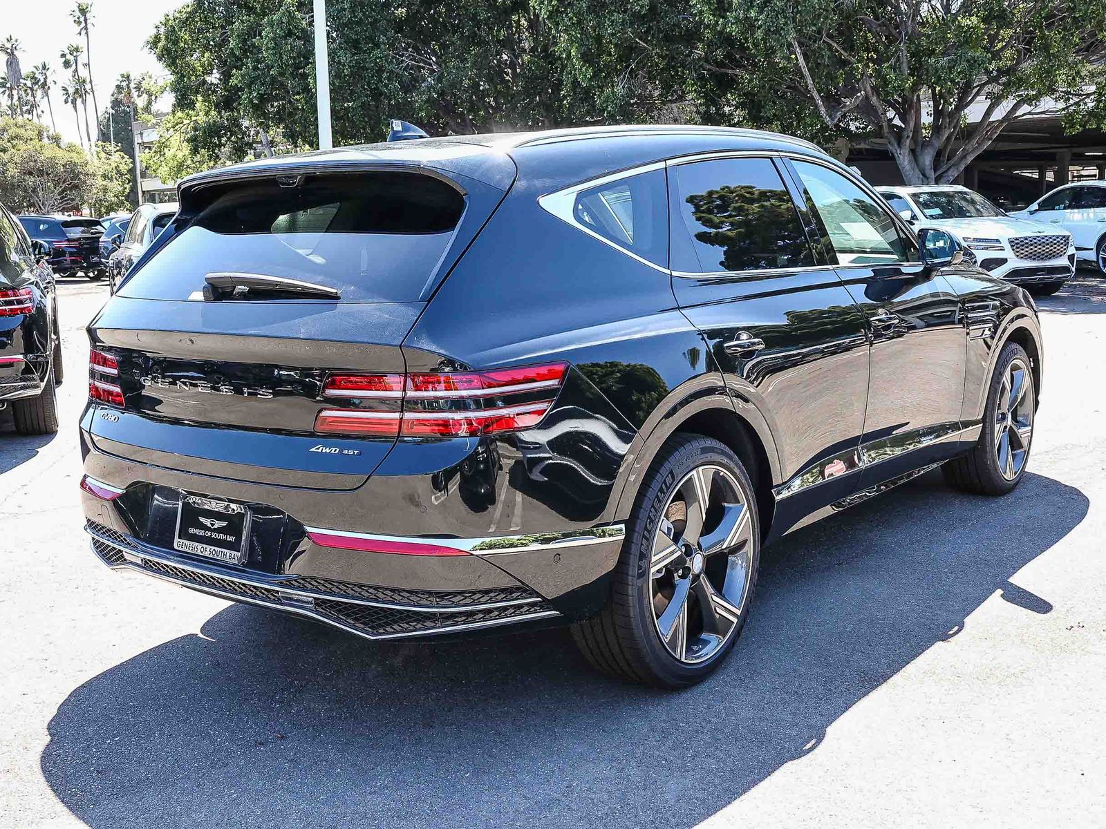 View vehicle photo 4