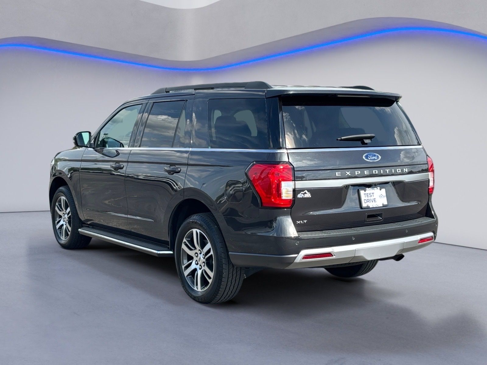 View vehicle photo 3