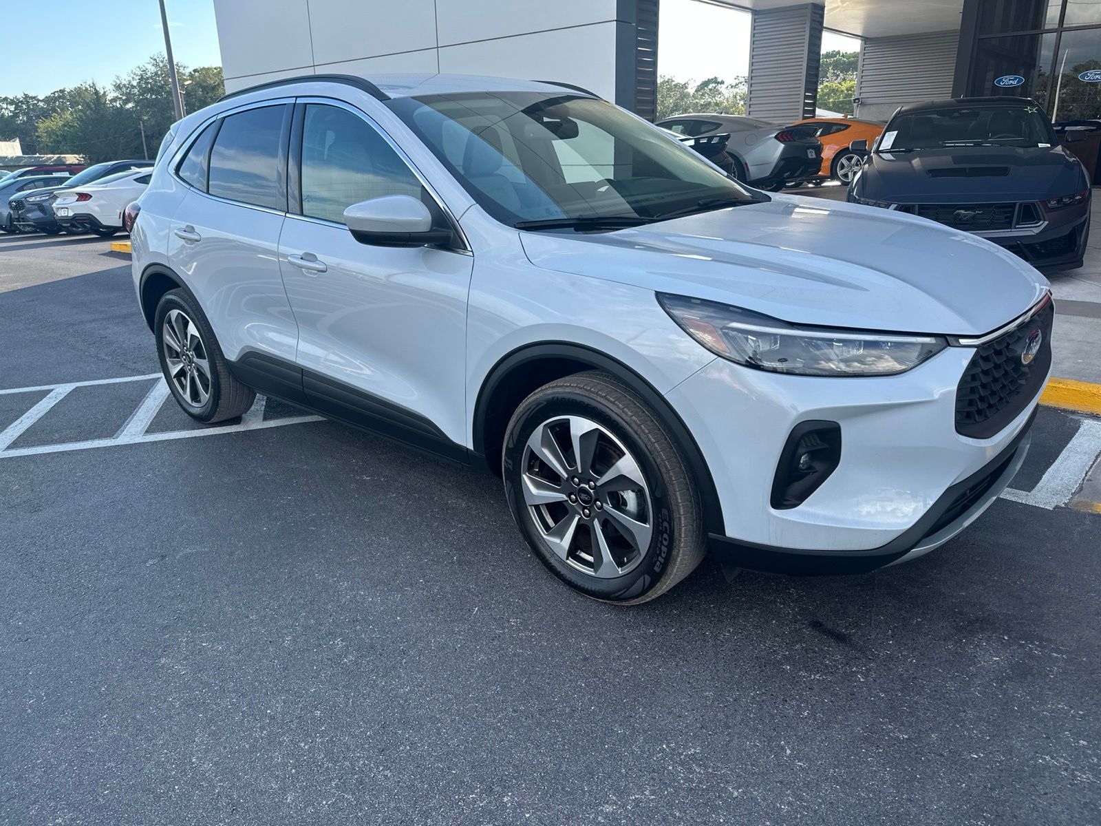 Silver Metallic 2025 Ford Escape Hybrid Platinum AWD SUV / Crossover All-Wheel Drive Continuously Variable Transmission