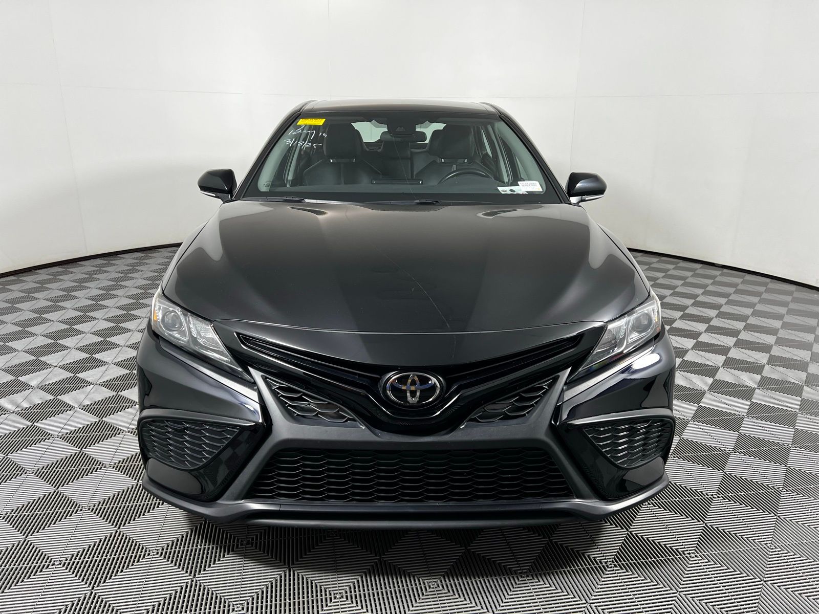 2024 Toyota Camry SE 2