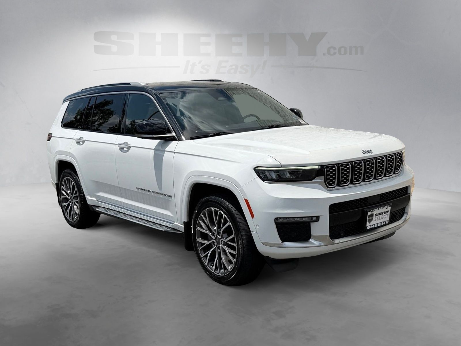 Used 2023 White Jeep Summit image 2