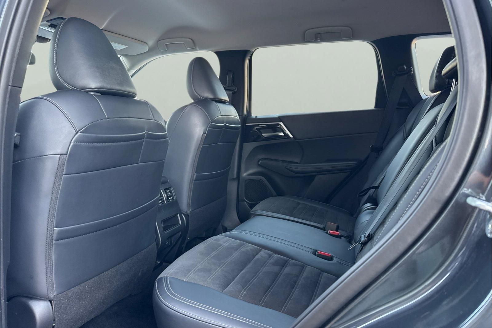Used 2024 Mitsubishi Outlander SUV