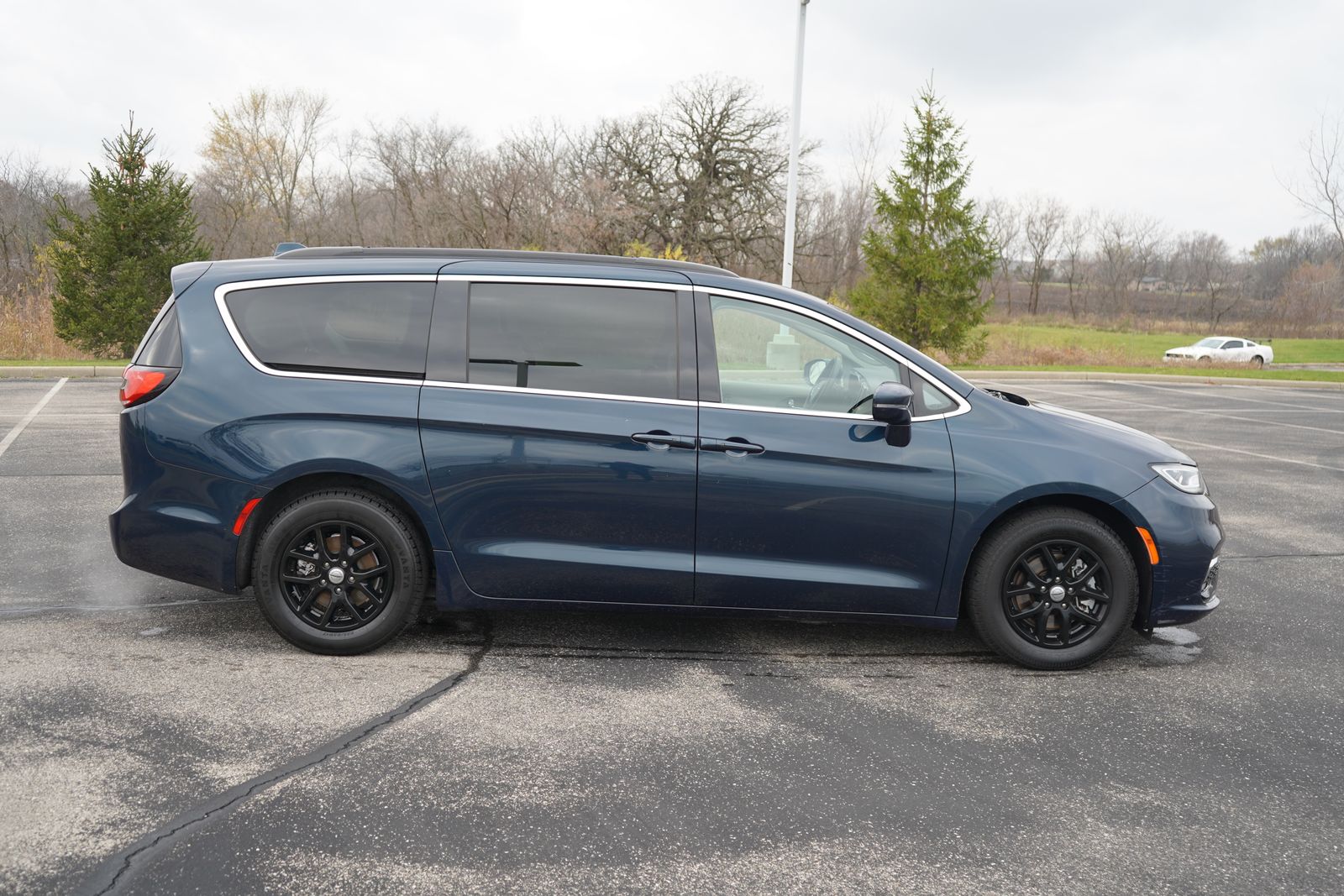 2022 Chrysler Pacifica Touring L 4