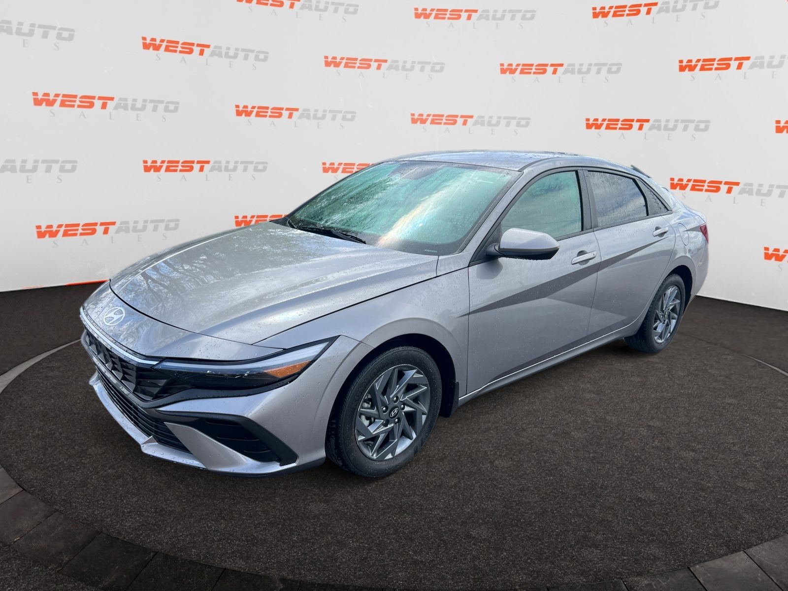 Fluid Metal 2024 Hyundai Elantra Hybrid Blue FWD Sedan Front-Wheel Drive 6-Speed Dual Clutch