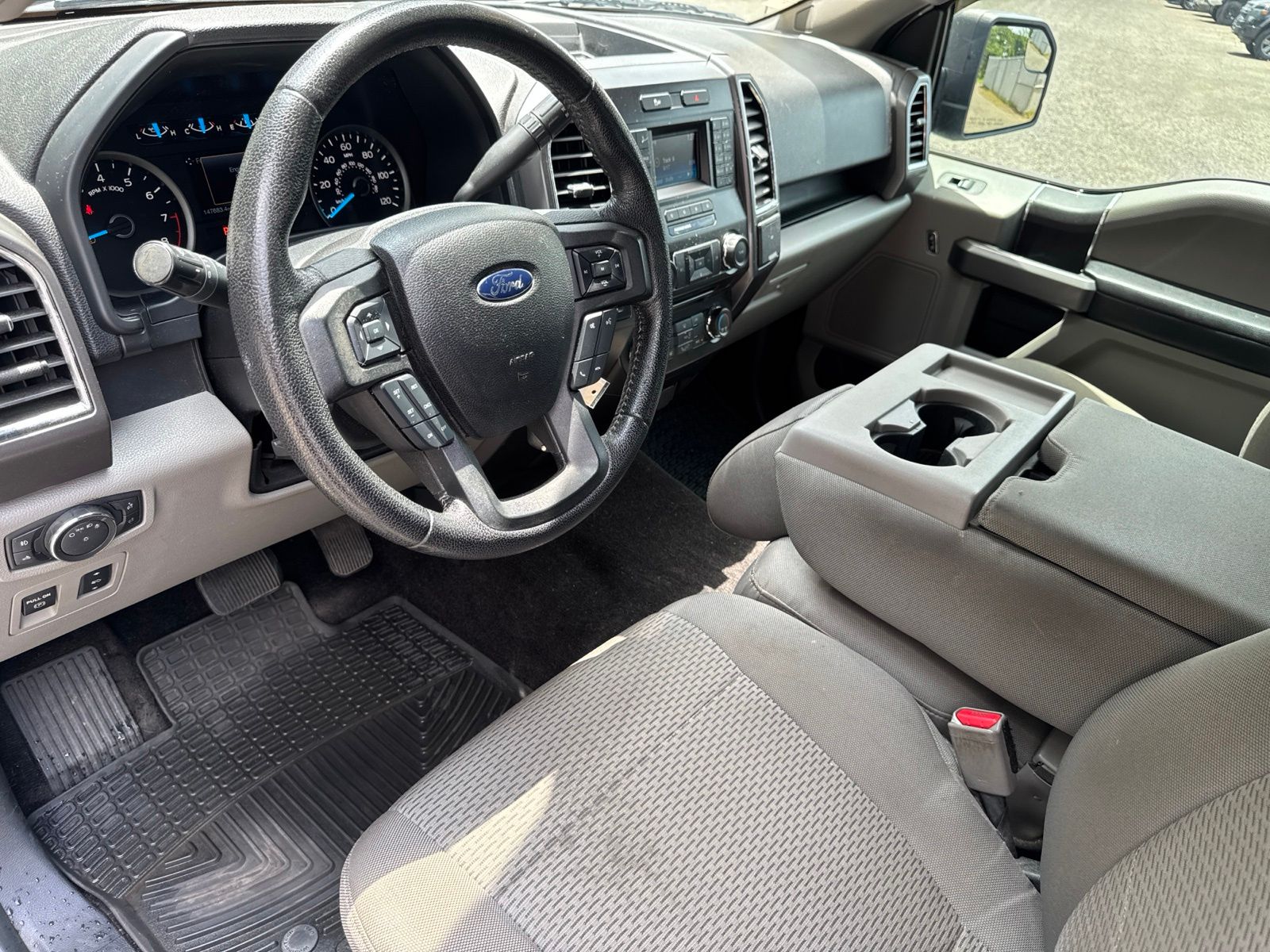 Used 2015 Oxford White Ford XLT image 6