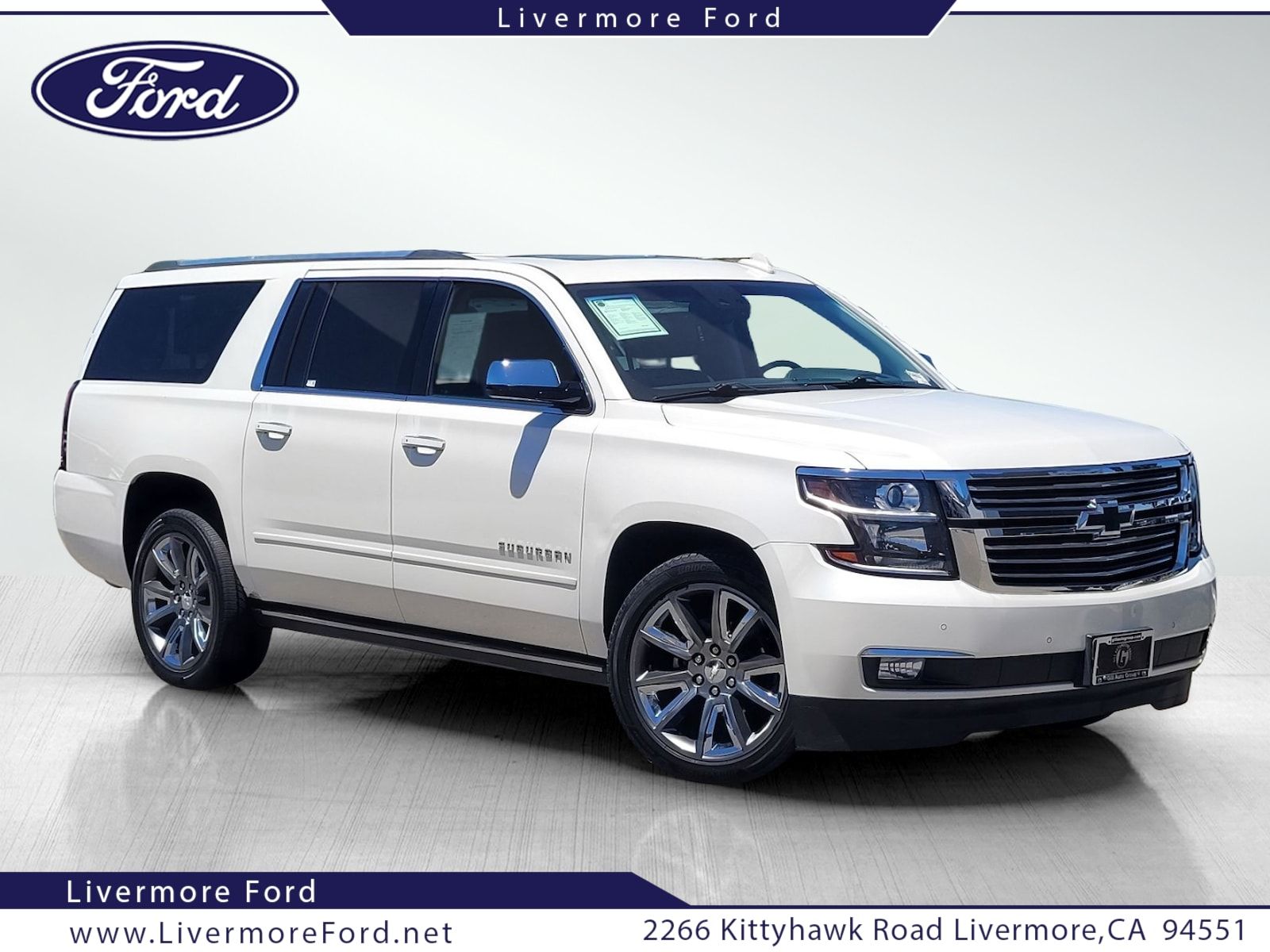 White (Iridescent Pearl Tricoat) 2018 Chevrolet Suburban SUV / Crossover Four-Wheel Drive 6-Speed Automatic Overdrive