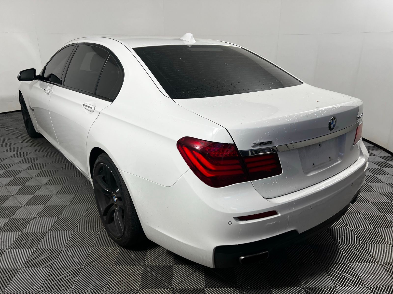 Thumbnail: 2014 BMW 7 Series - 7