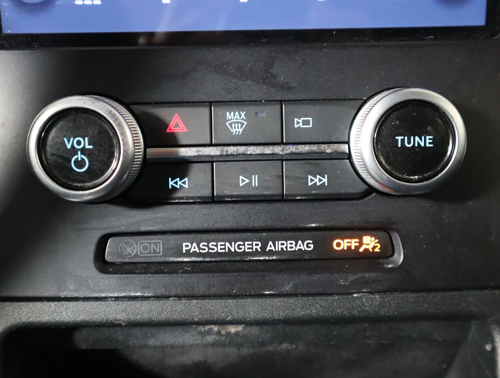 2022 Ford Edge Titanium photo