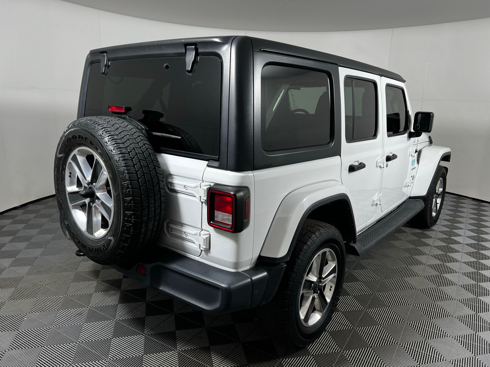 Thumbnail: 2020 Jeep Wrangler - 5
