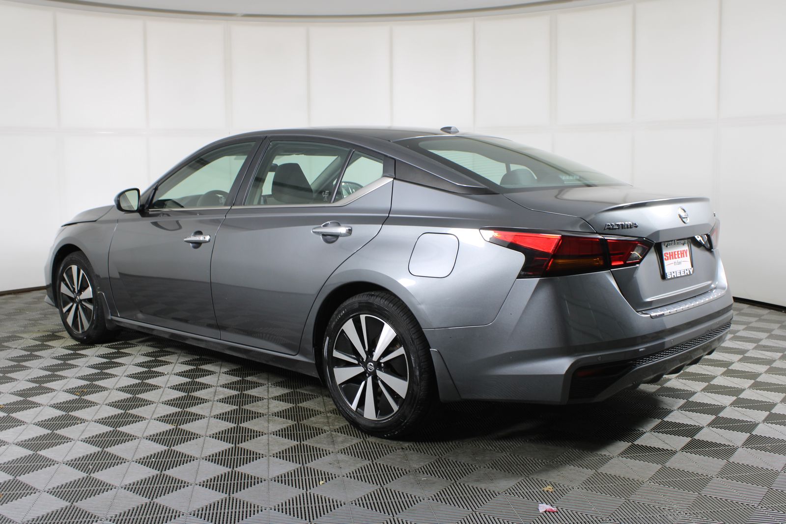 Used 2022 Gray Nissan 2.5 SV image 4