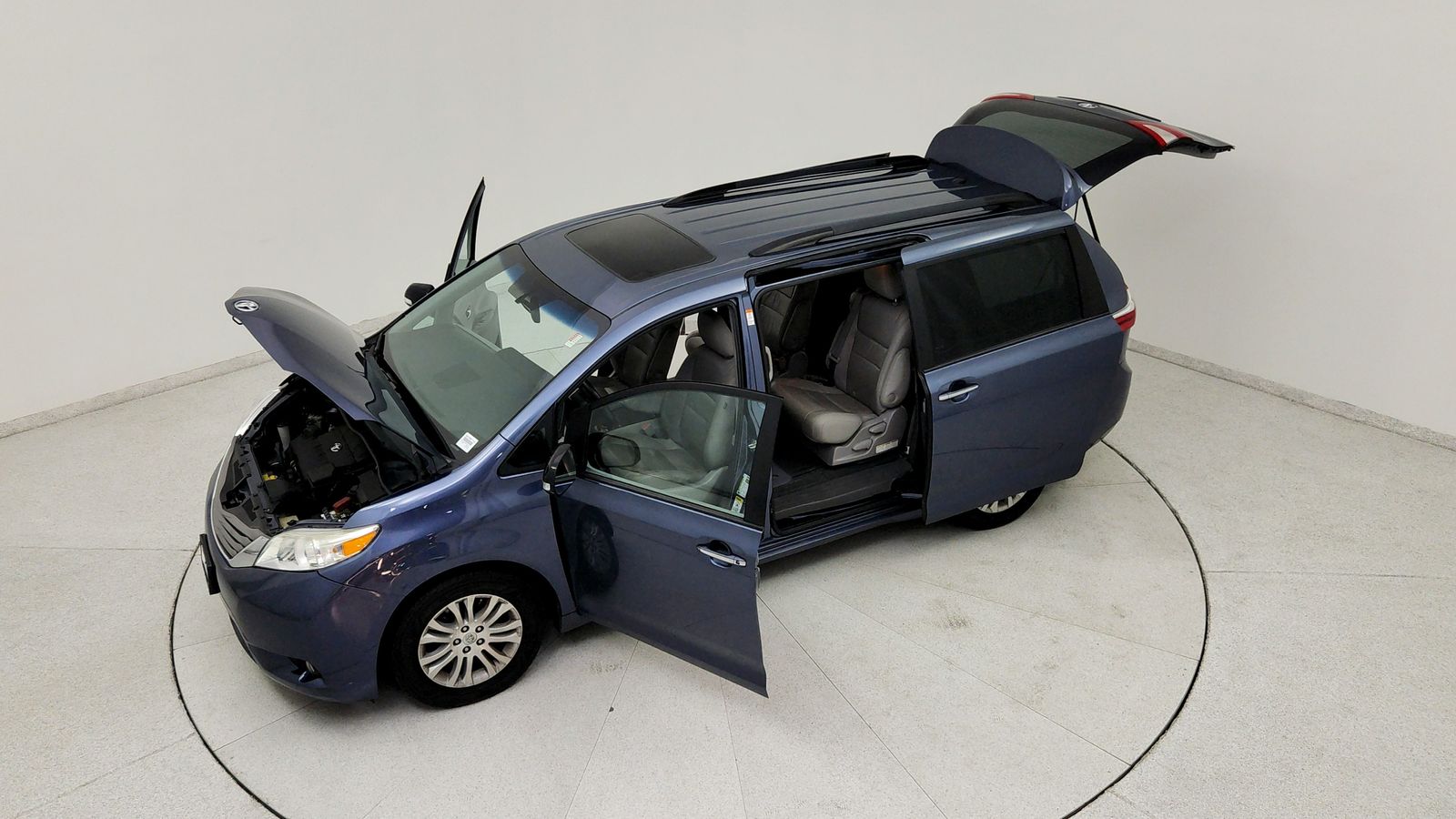 Used 2015 Blue Toyota XLE image 22