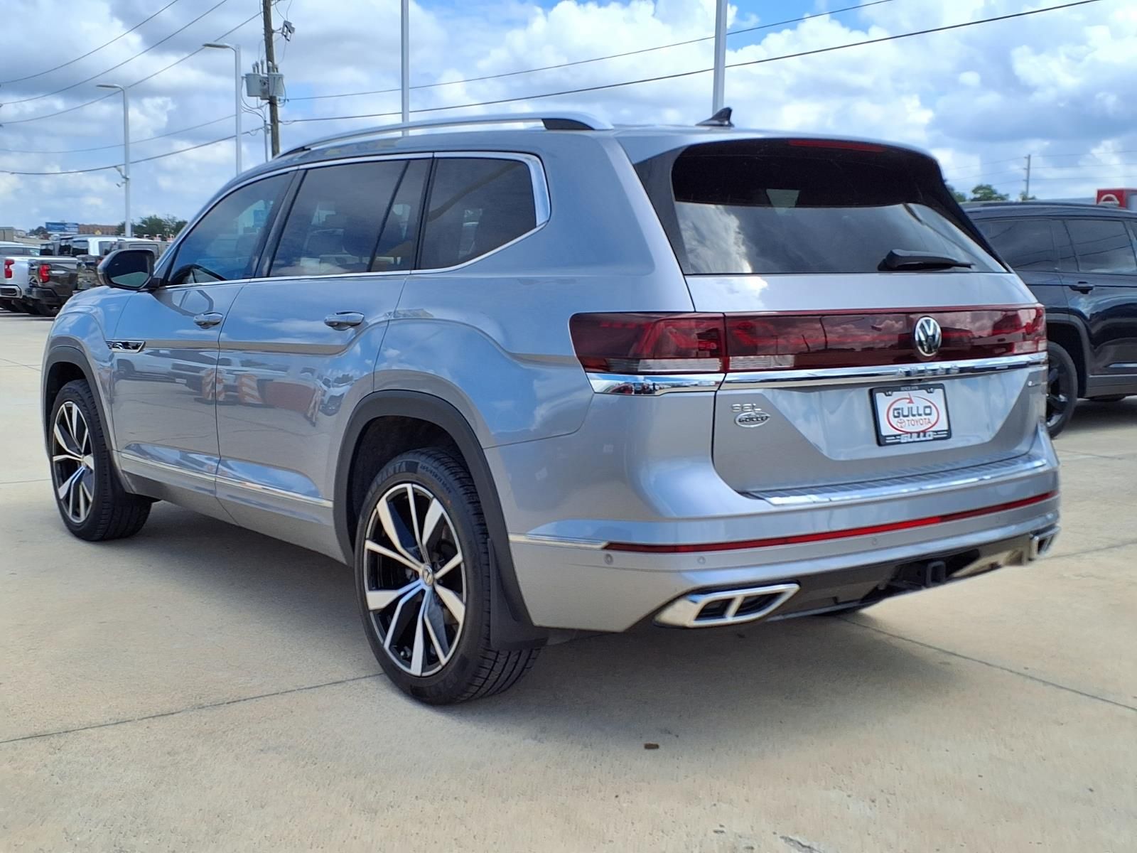 2024 Volkswagen Atlas 2.0T SEL Premium R-Line - 1