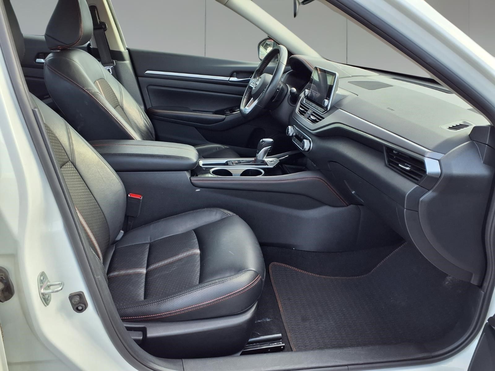 2024 Nissan Altima 2.5 SR White at Classic Elite Chevrolet Sugar Land