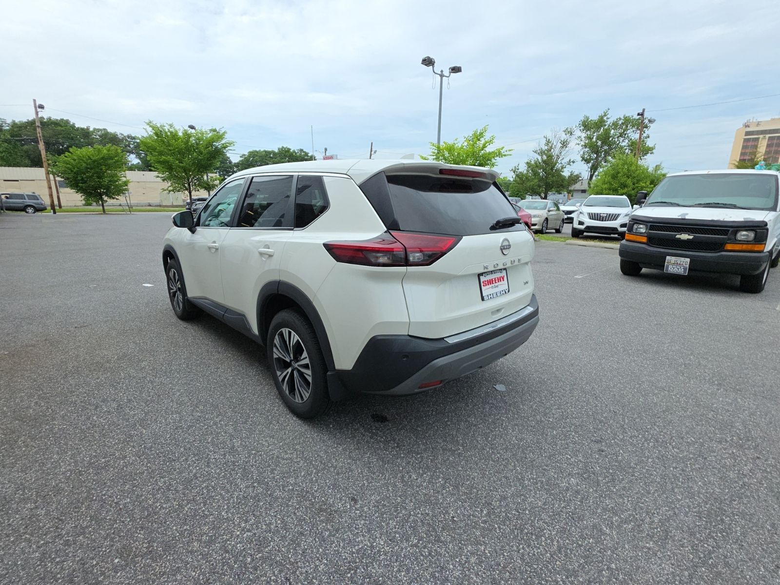View vehicle photo 6