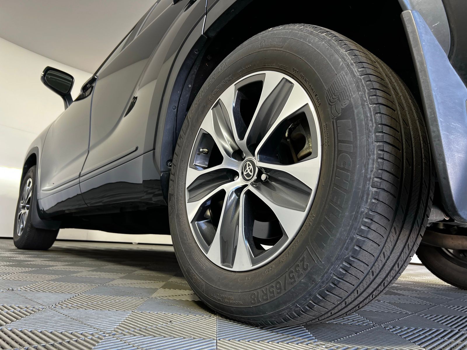 Thumbnail: 2023 Toyota Highlander - 7