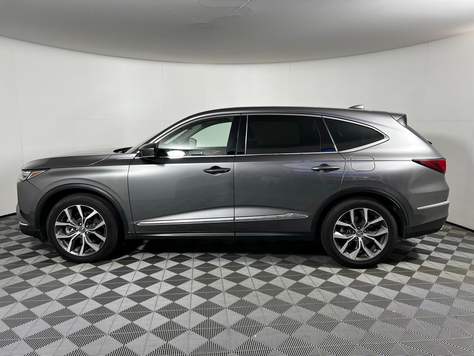 Thumbnail: 2022 Acura MDX - 8