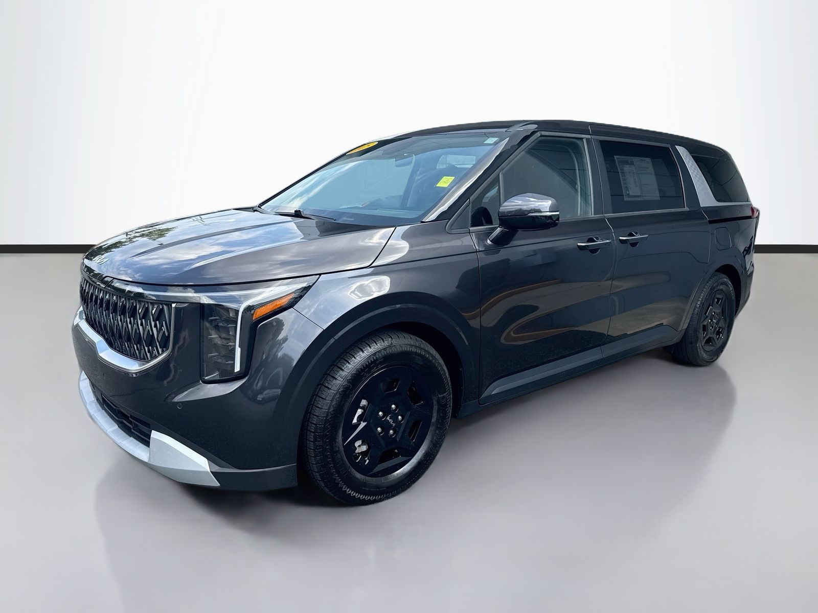 Used 2025 Gray Kia LXS image 3