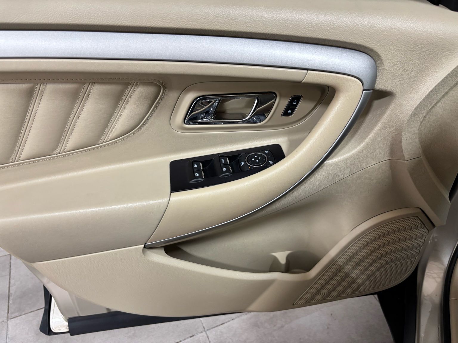 Used Car 2018 Ford Taurus  Se For Sale Under $15,000 In Austin, Texas