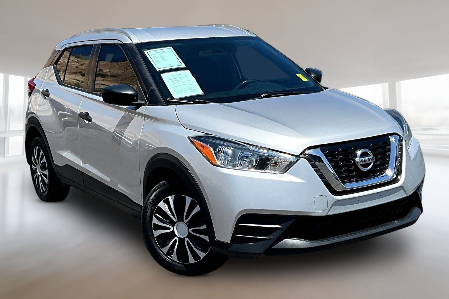 Brilliant Silver Metallic 2019 Nissan Kicks SUV / Crossover Front-Wheel Drive Continuously Variable Transmission