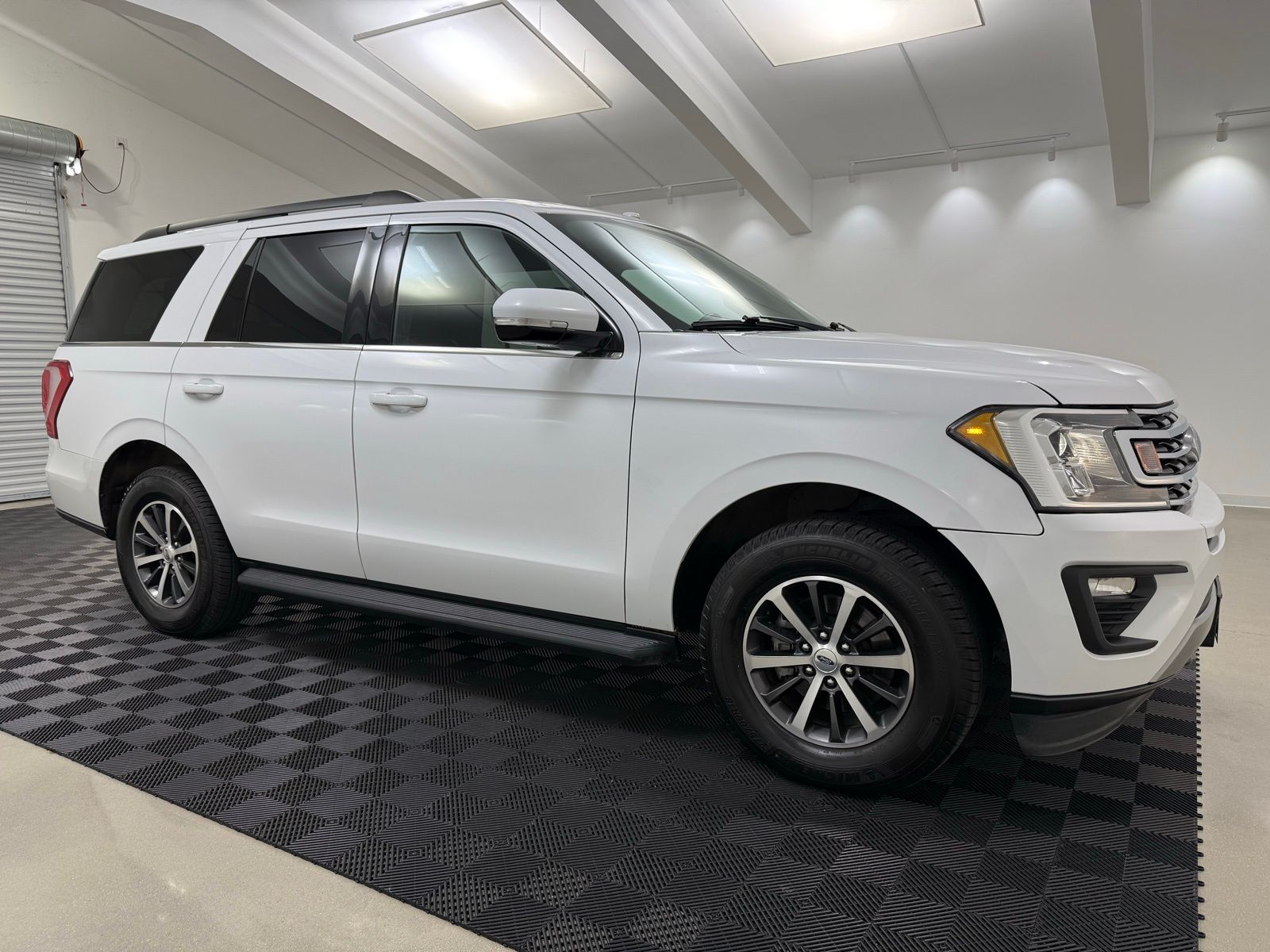 Oxford White 2019 Ford Expedition SUV / Crossover Four-Wheel Drive Automatic