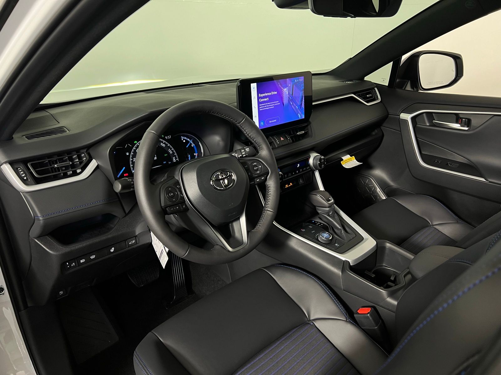 Thumbnail: 2025 Toyota RAV4 - 9
