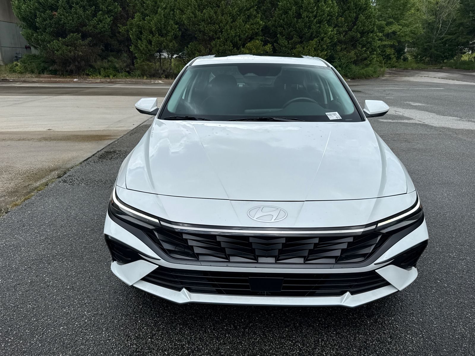 2024 Hyundai Elantra SEL Convenience photo 2