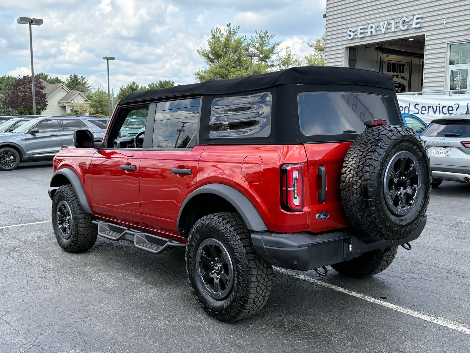 View vehicle photo 4
