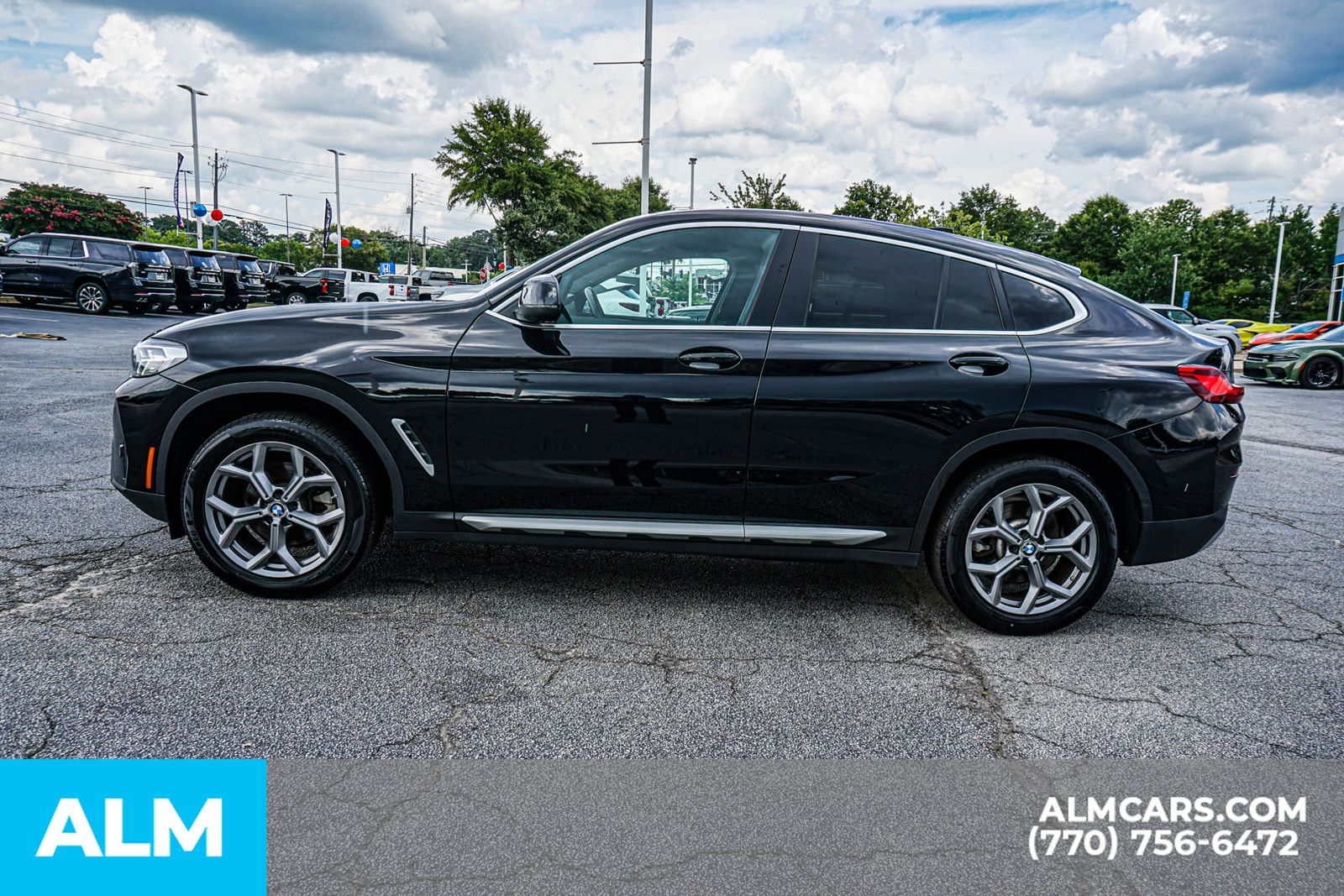 Used 2025 Black BMW xDrive30i image 10