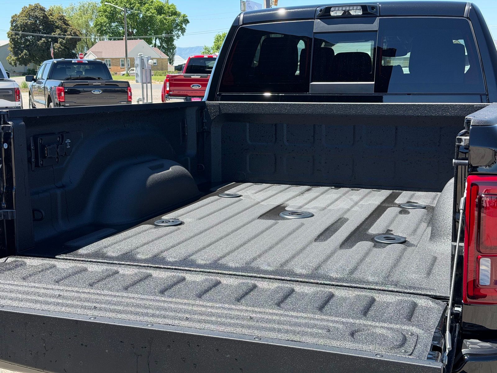 2026 RAM 3500 Laramie - Photo 9