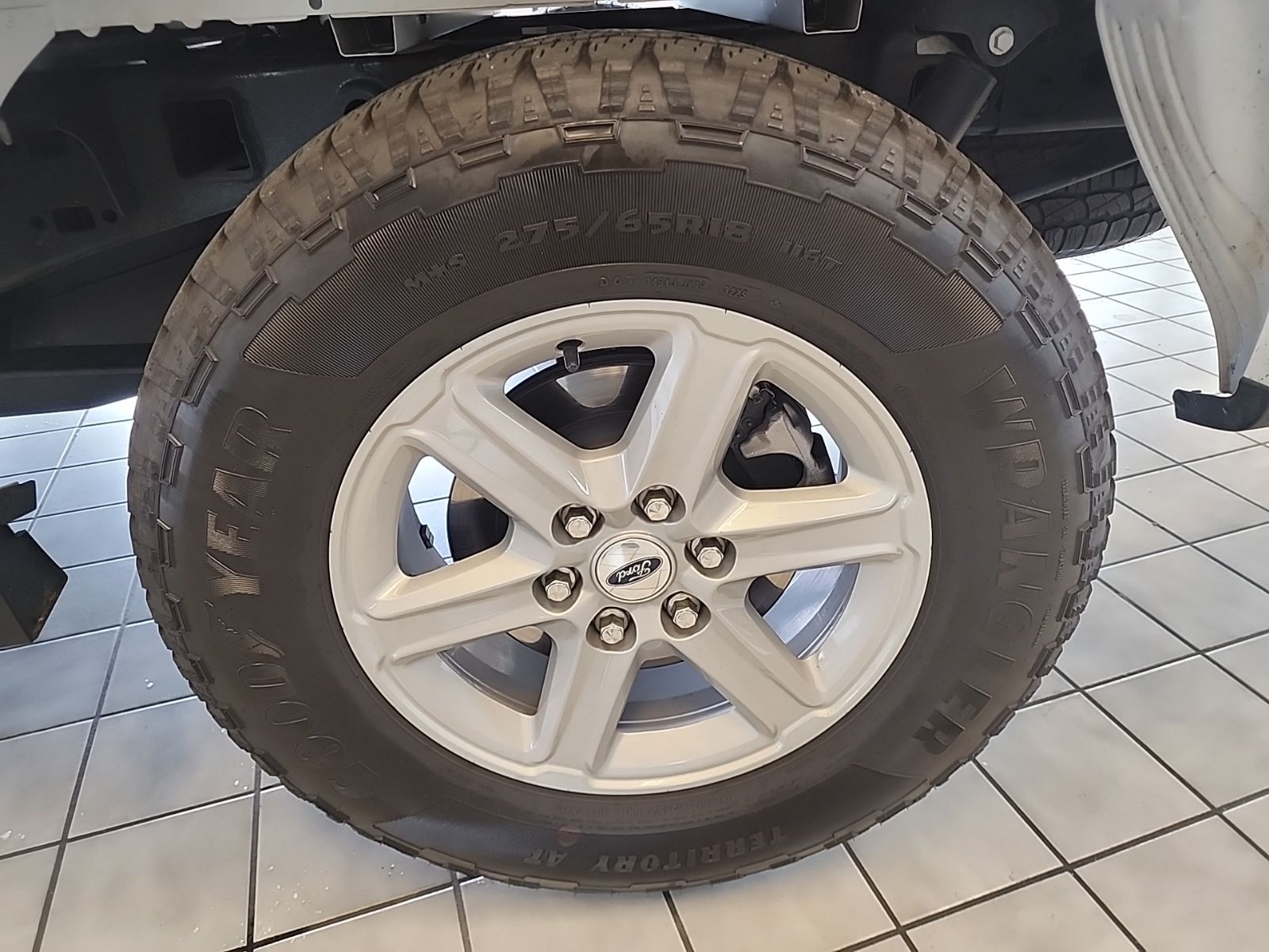 Used 2025 Oxford White Ford XLT image 28