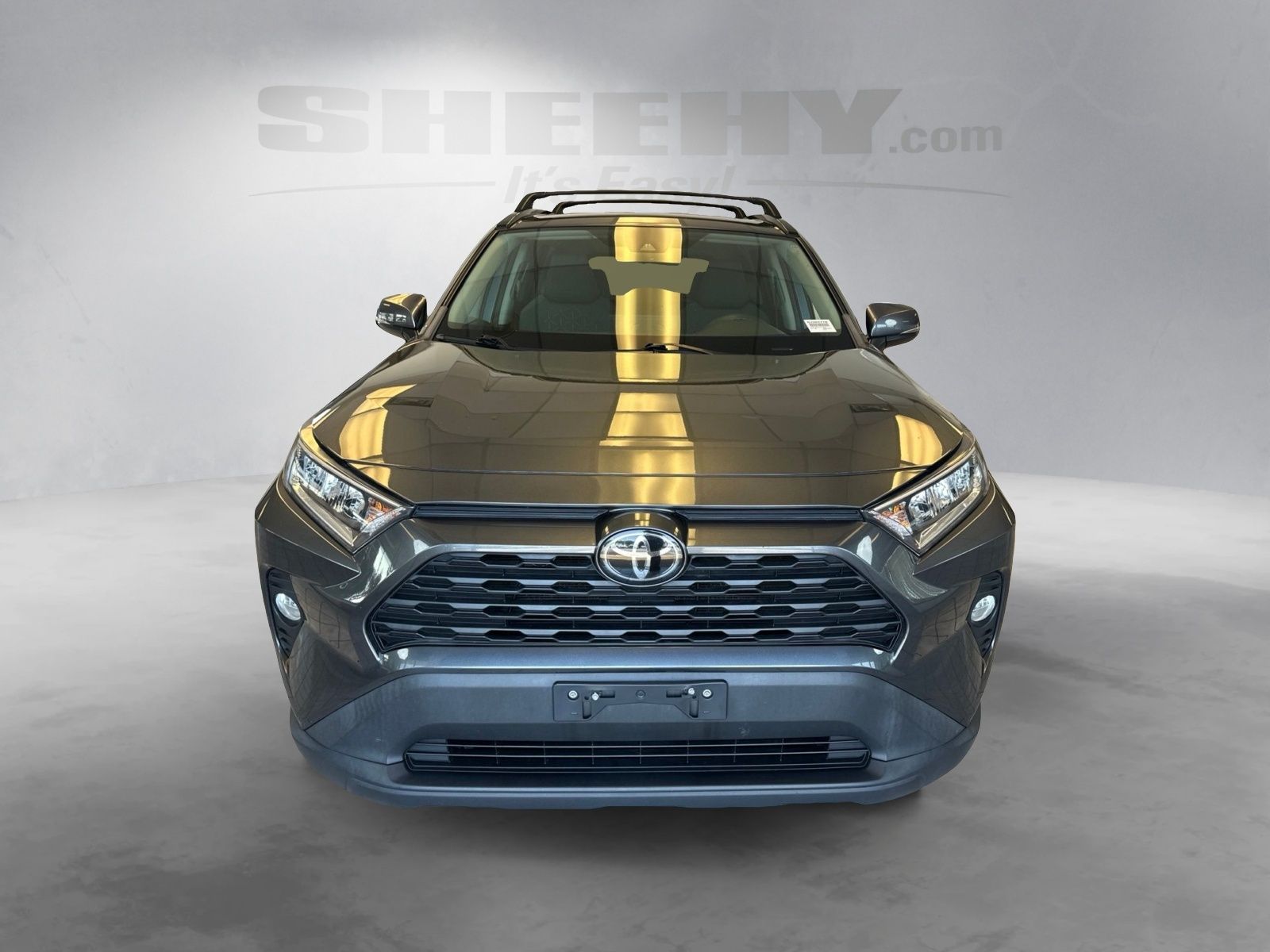 Used 2020 Magnetic Gray Metallic Toyota XLE image 17