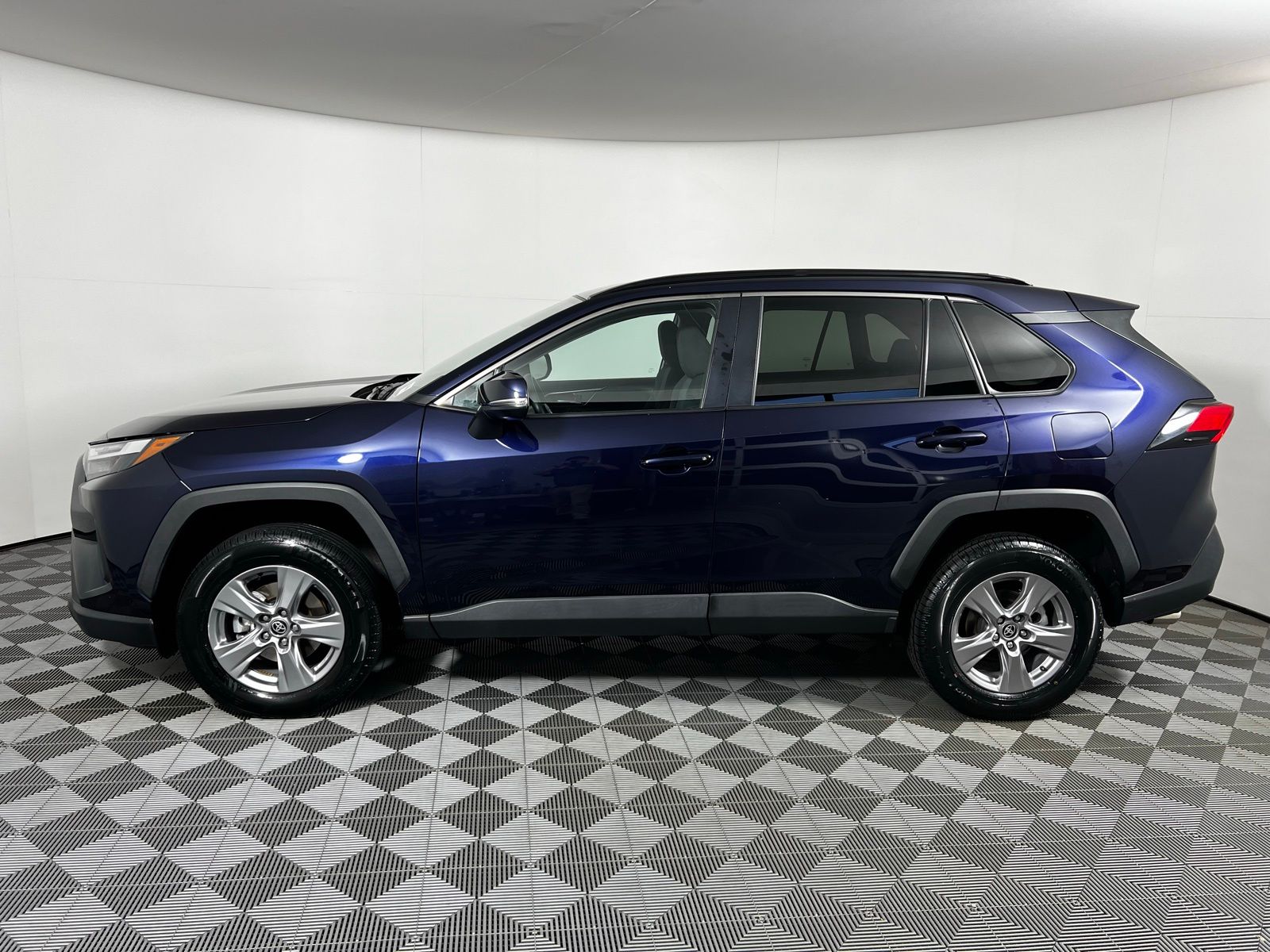 Thumbnail: 2024 Toyota RAV4 - 8