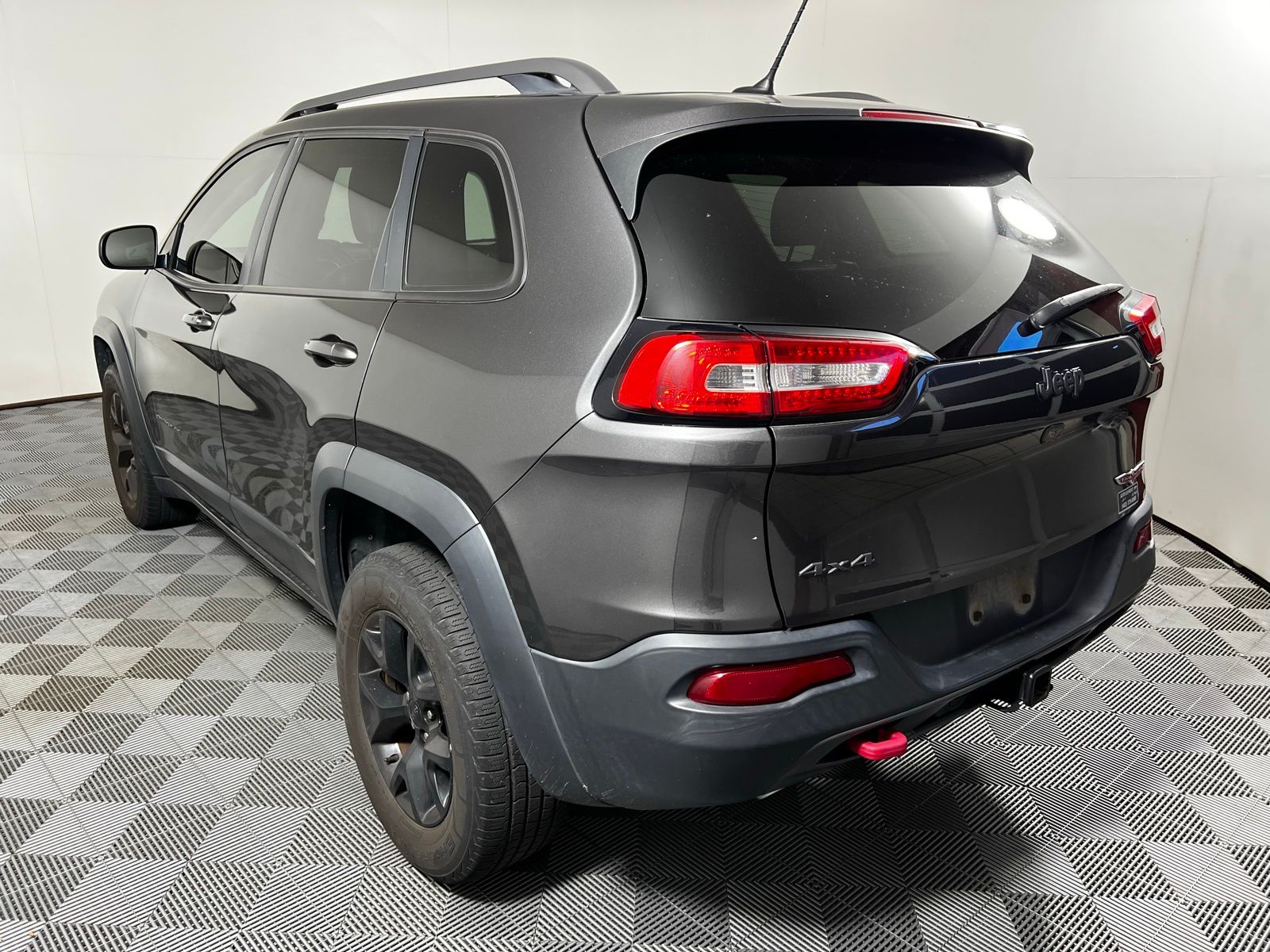 Thumbnail: 2015 Jeep Cherokee - 7