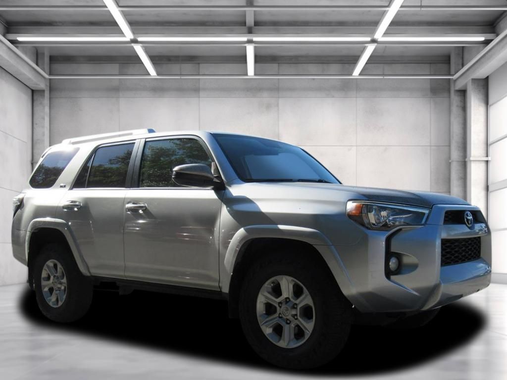 Classic Silver Metallic 2018 Toyota 4Runner SUV / Crossover 4X2 5-Speed Automatic Overdrive