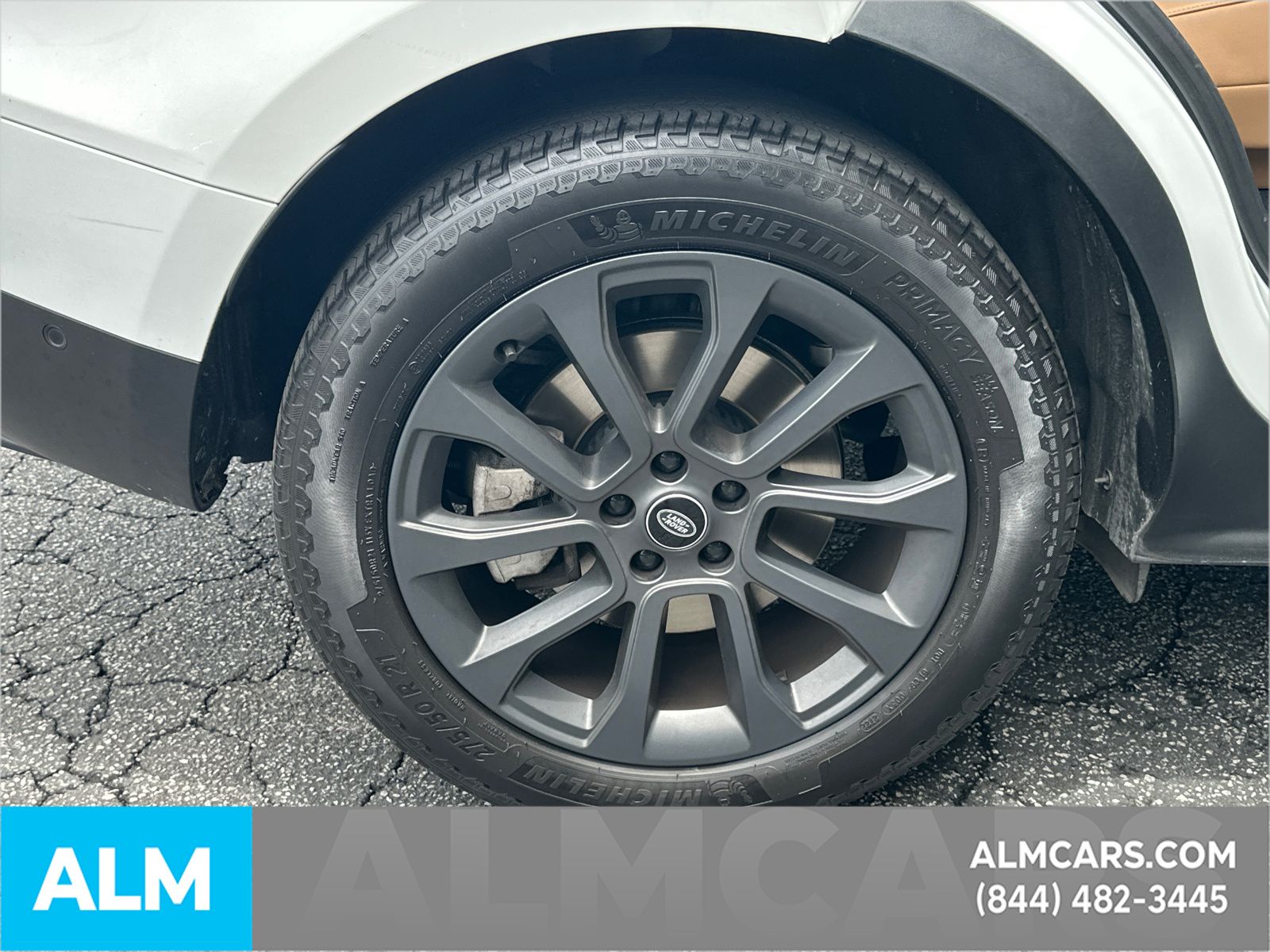 Used 2023 White Land Rover SE image 20