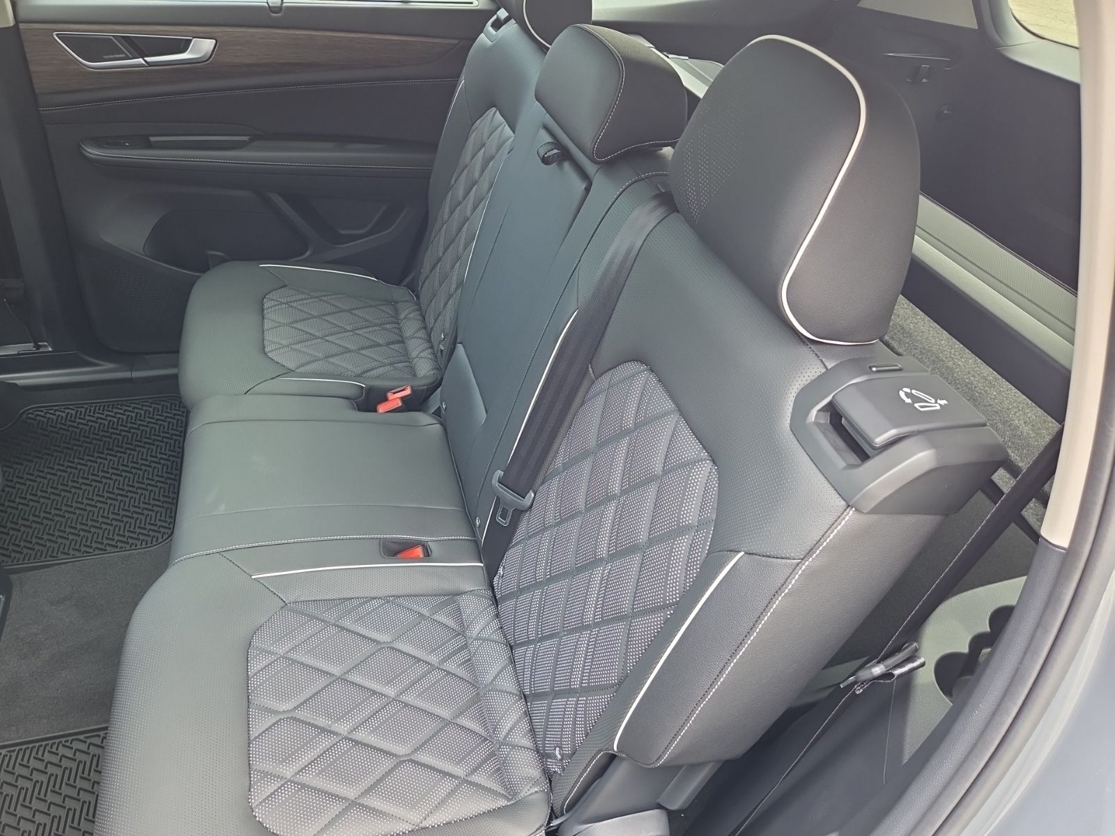 new 2026 Volkswagen Atlas car, priced at $54,258