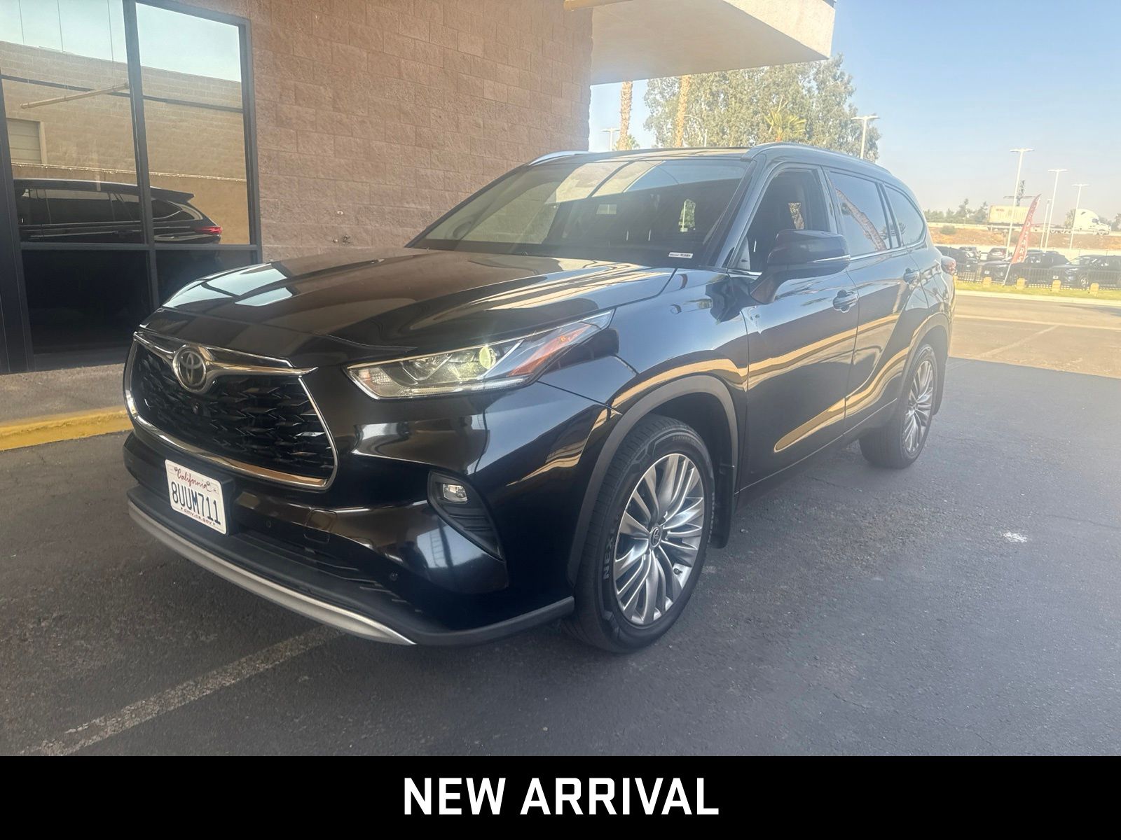 Midnight Black Metallic 2021 Toyota Highlander SUV / Crossover Front-Wheel Drive 8-Speed Automatic