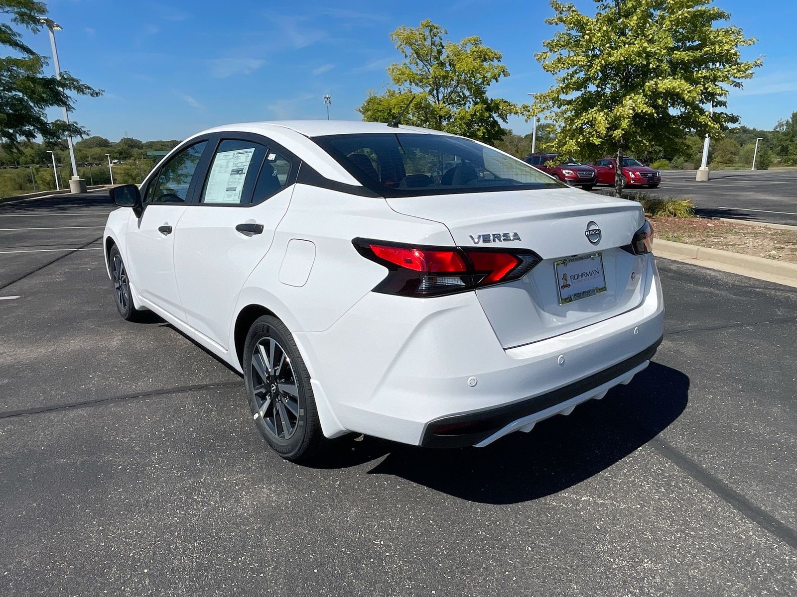 2024 Nissan Versa 1.6 S 32