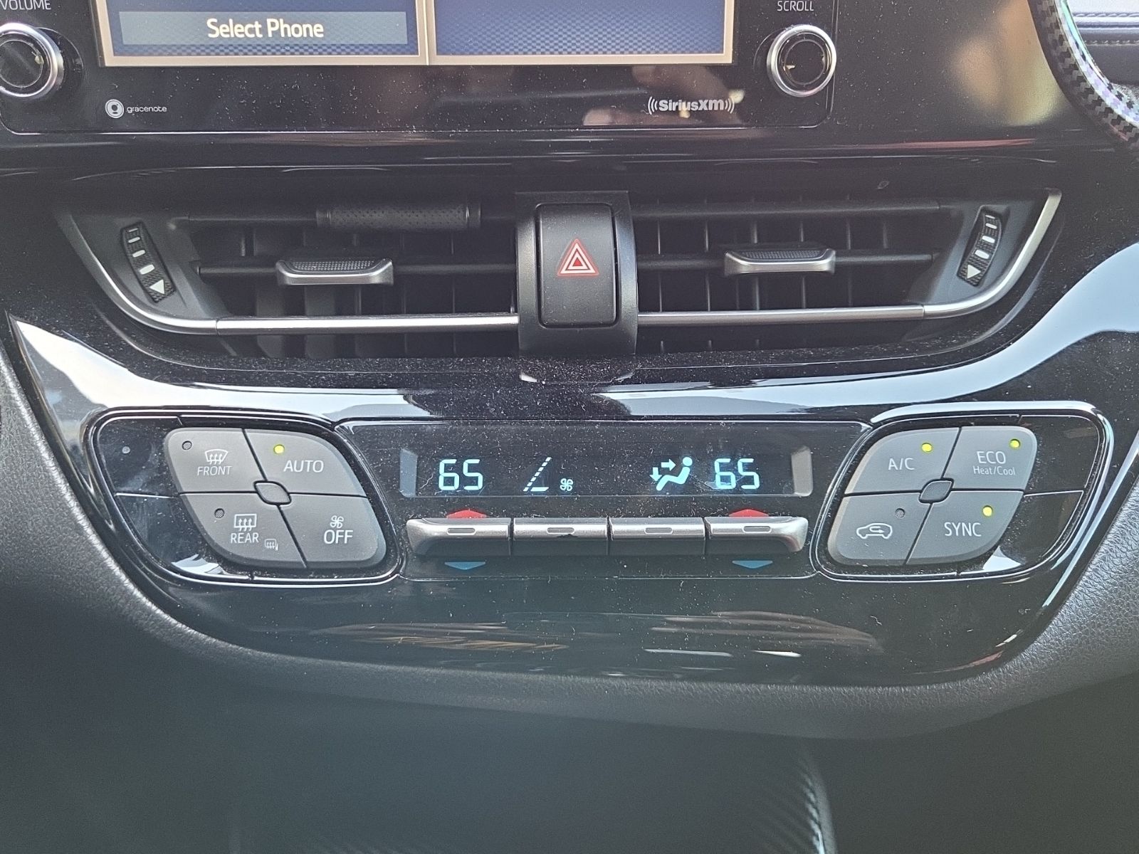 Used 2021 White Toyota XLE image 22