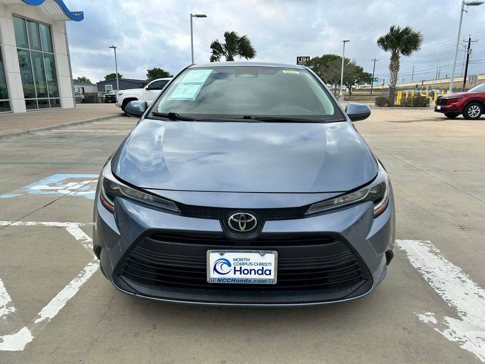 View vehicle photo 3