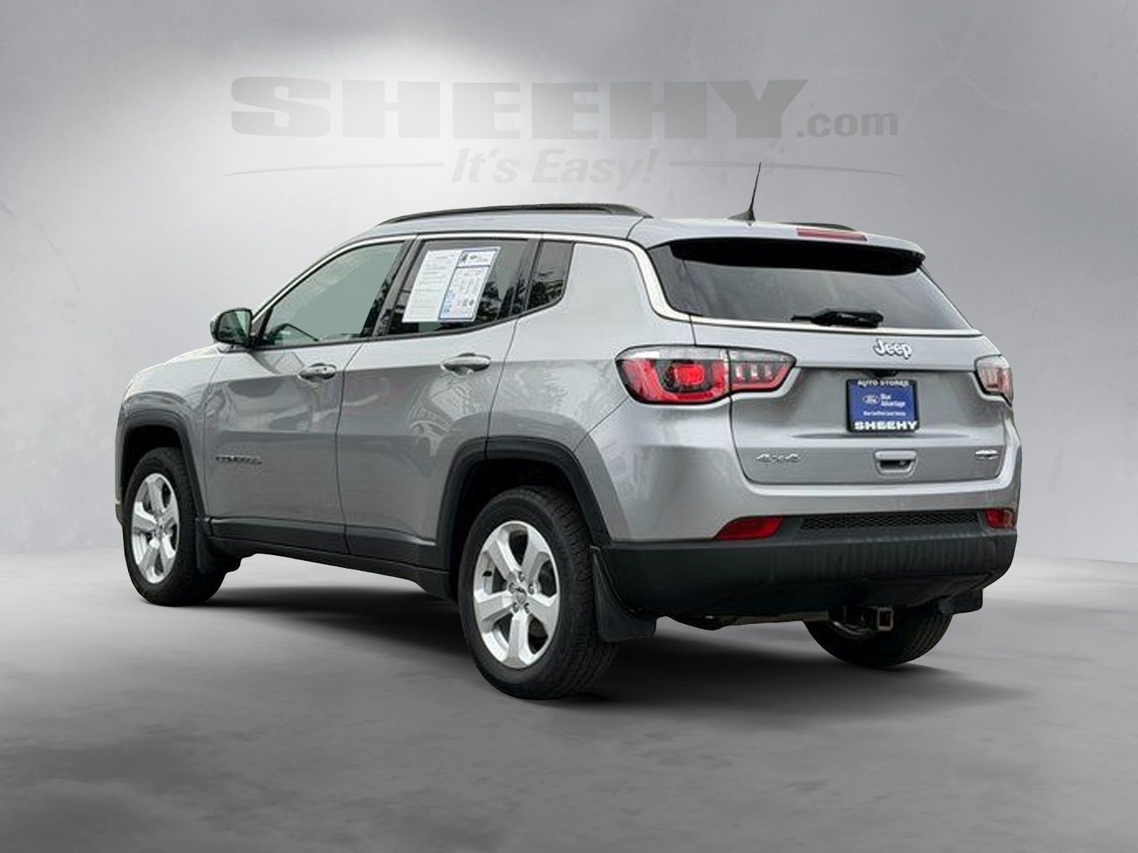Used 2019 Billet Silver Metallic Jeep Latitude image 13