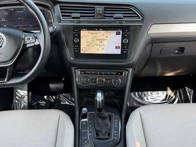 Used 2020 Gray Volkswagen 2.0T SEL image 33