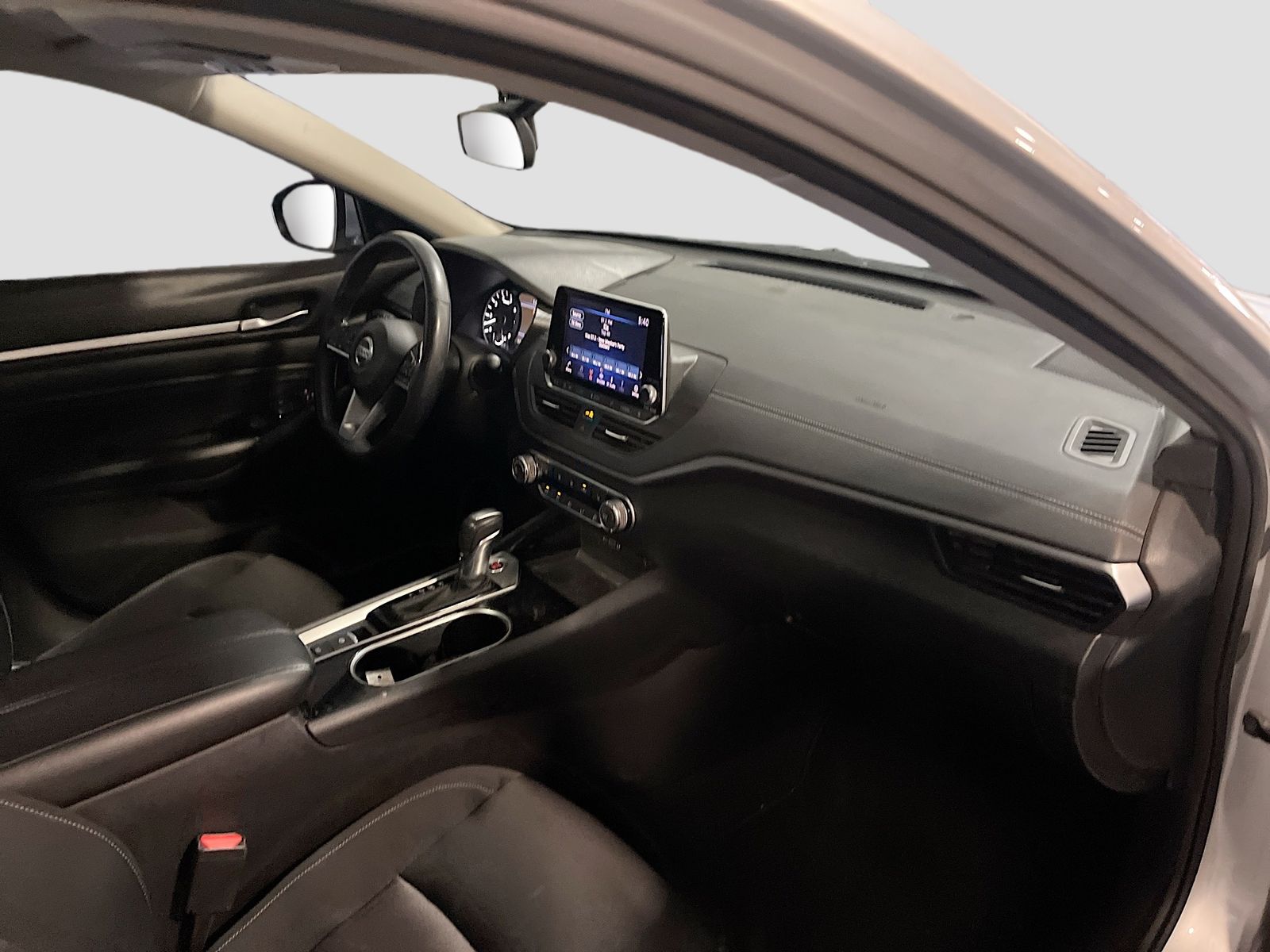 Used 2021 Silver Nissan 2.5 SV image 27