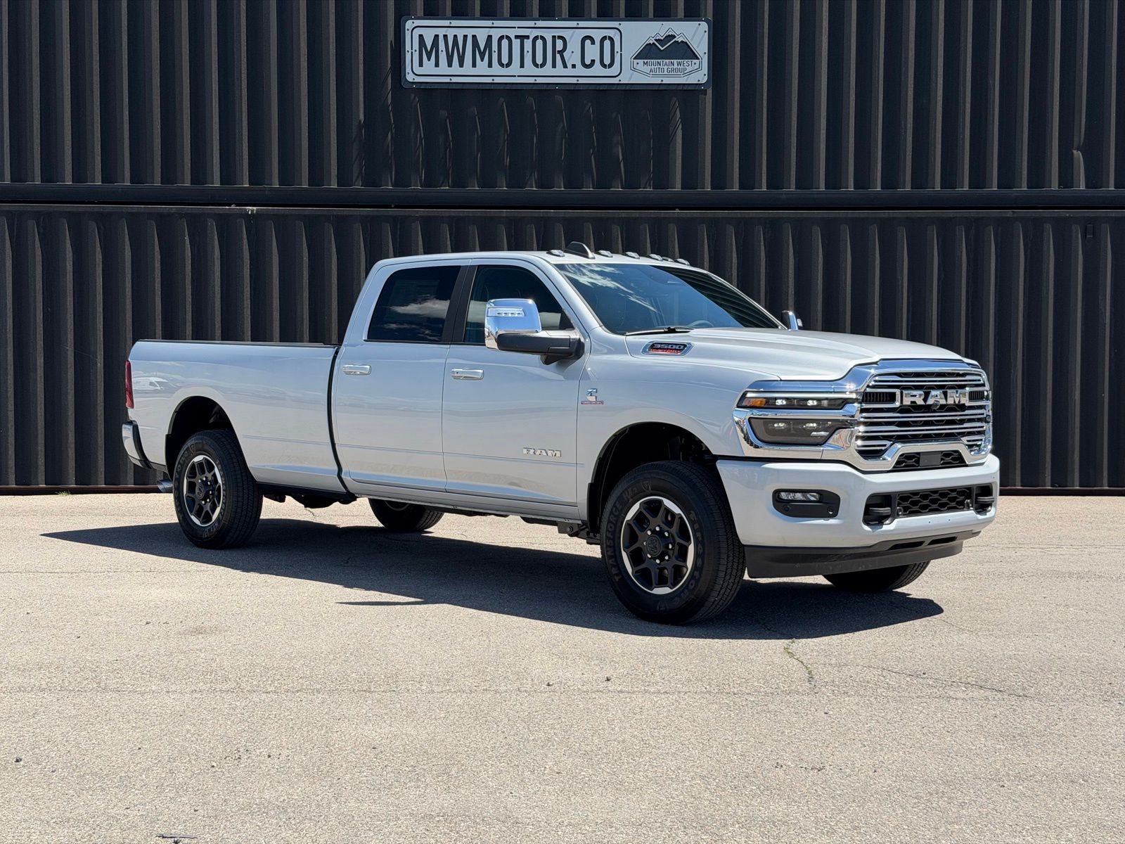 2026 RAM 3500 Laramie 4X4 Crew Cab LWB's photo
